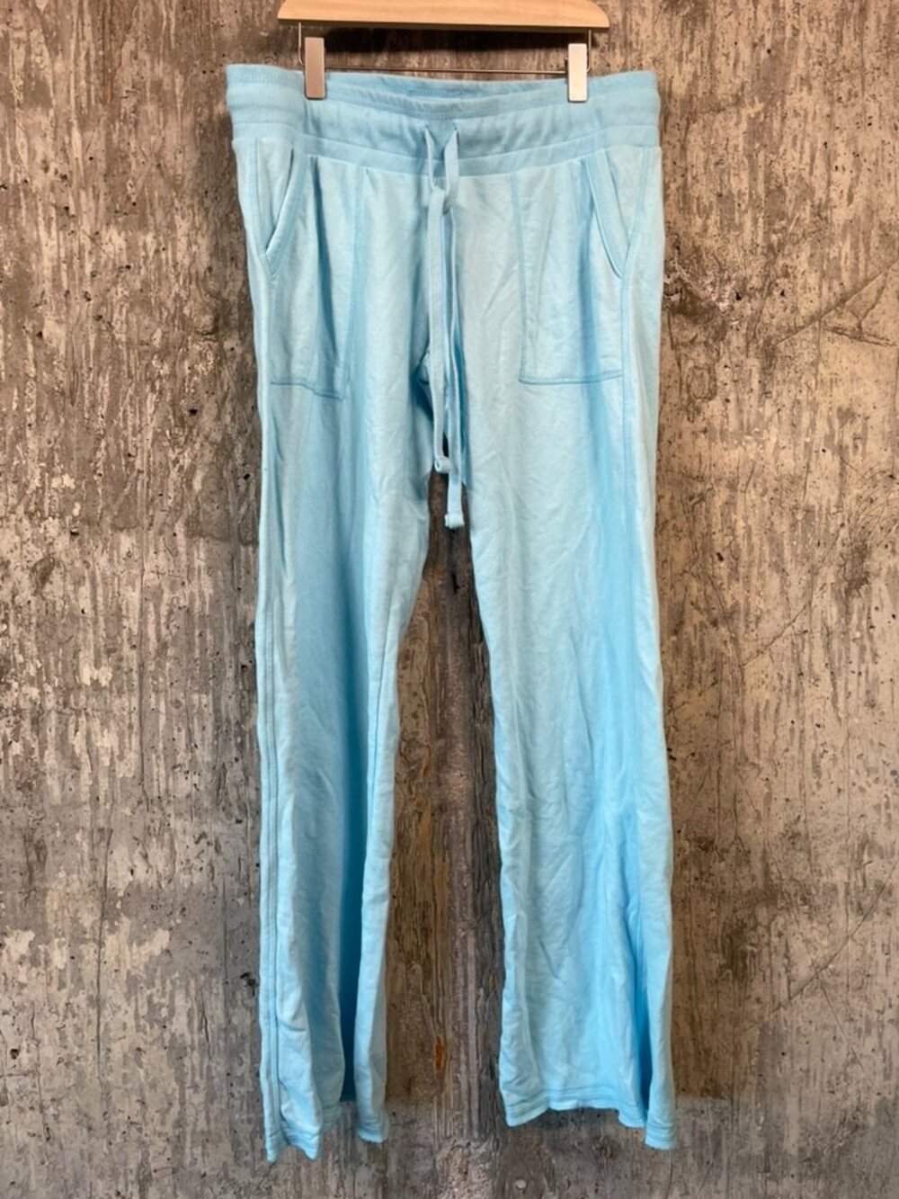 URBAN OUTFITTERS Women's Spring Breaker Slouch Sweatpants Size M in Sky